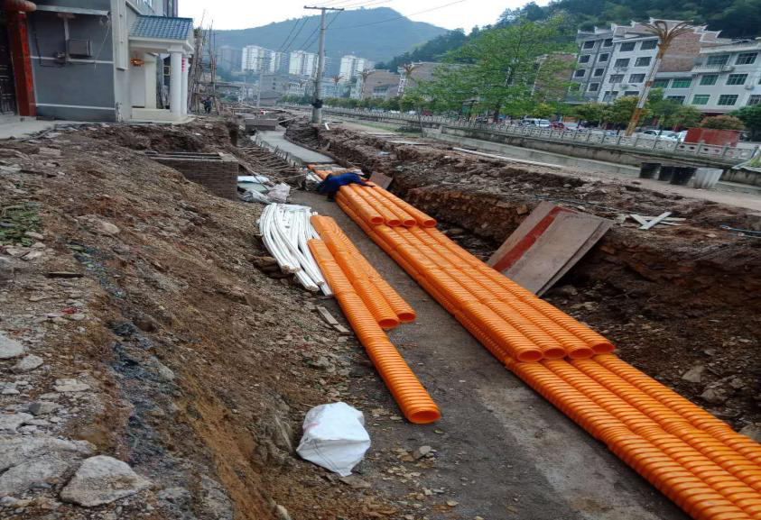 立筋式中空壁钢塑复合缠绕管